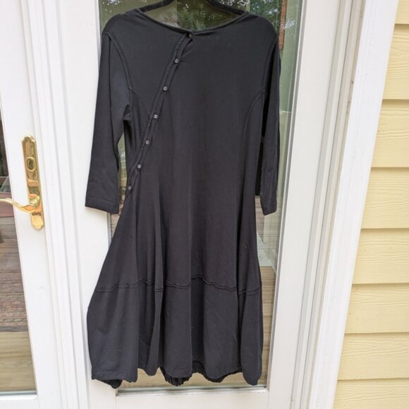 Rundholz Black A-Line Dress with 3/4 Sleeves and Crew Neck - Picture 5 of 13